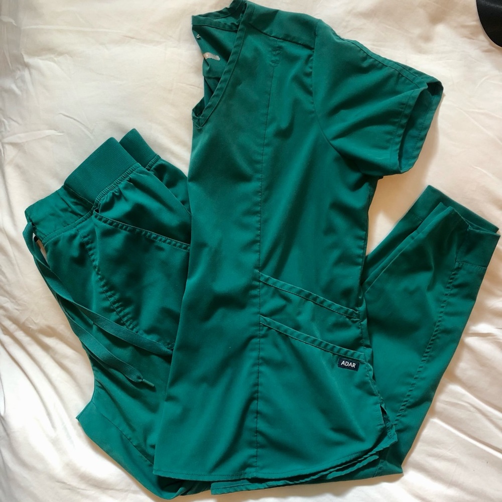 Adar Pro scrubs set